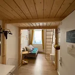 Kiez Hostel *