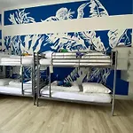 Kiez Hostel *