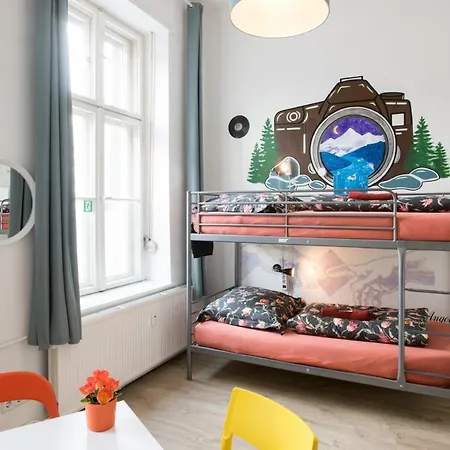 كيز هوستل بيت شباب *