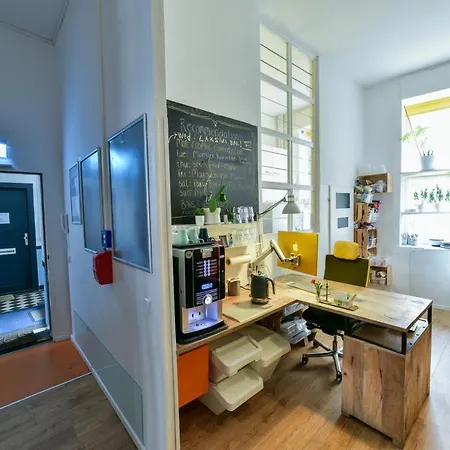 كيز هوستل بيت شباب