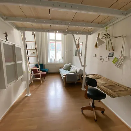 كيز هوستل بيت شباب *